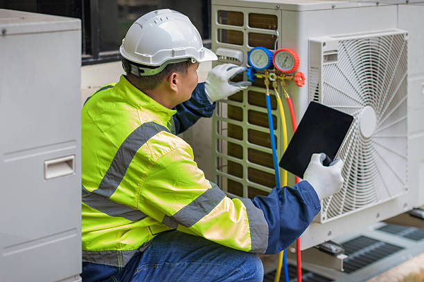 Professional Emergency Hvac Repair technician working in Amherst, TX